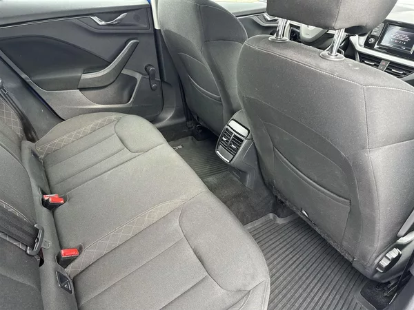 Škoda Scala 1.0 TSI Ambition - foto 10