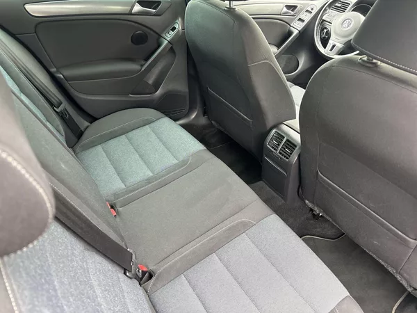 Volkswagen Golf 1.6 TDI Trend - foto 11