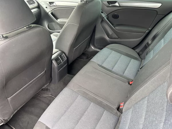 Volkswagen Golf 1.6 TDI Trend - foto 9