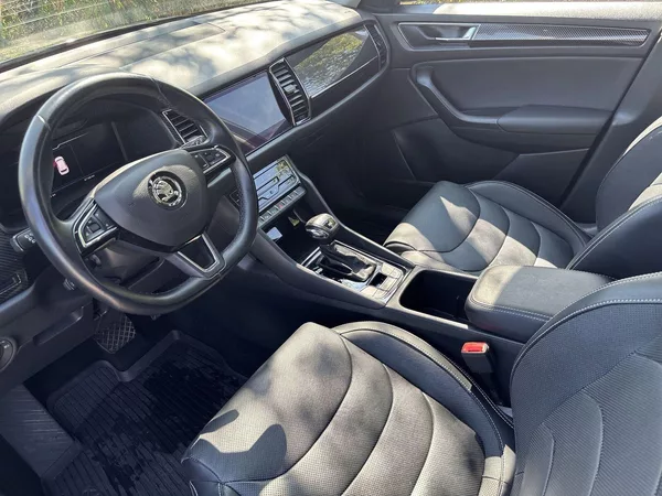 Škoda Kodiaq GT 2.0 TSI 4x4 DSG - foto 7