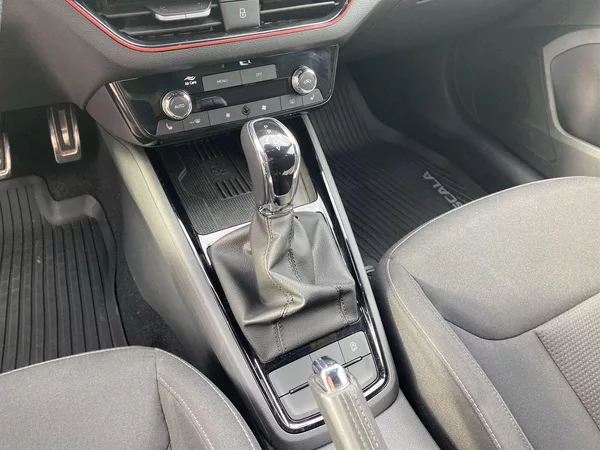 Škoda Scala 1.0 TSI Monte Carlo - foto 24