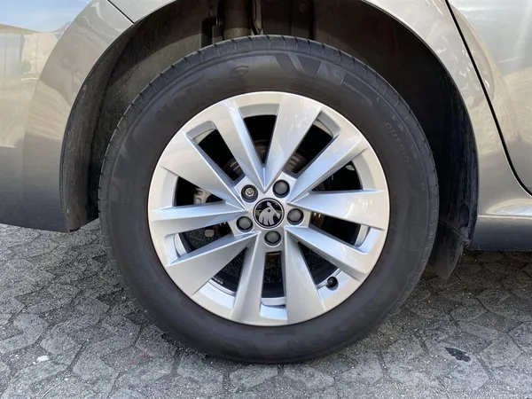 Škoda Scala 1.0 TSI Selection - foto 27