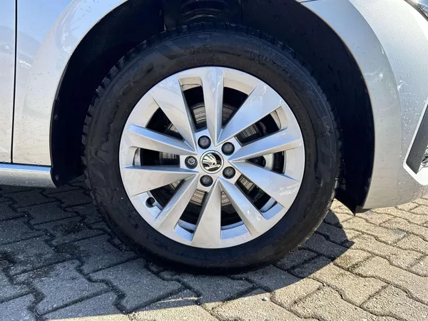 Škoda Scala 1.0 TSI DSG Selection - foto 27