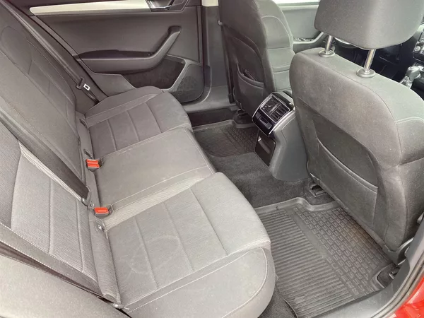 Škoda Superb Combi 2.0 TDI Ambition - foto 10