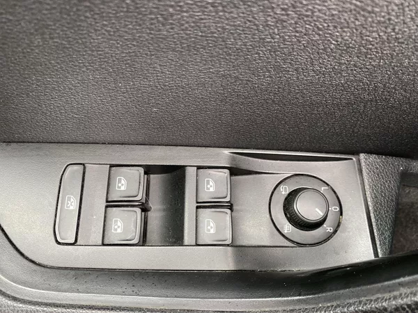 Škoda Superb Combi 2.0 TDI Ambition - foto 16