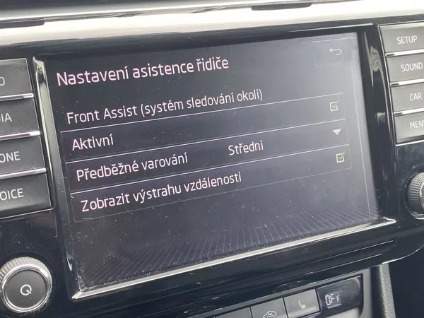 Škoda Superb Combi 2.0 TDI Ambition - foto 20