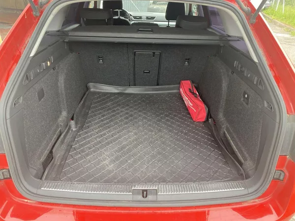 Škoda Superb Combi 2.0 TDI Ambition - foto 26