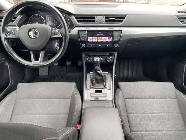 Škoda Superb Combi 2.0 TDI Ambition - foto 5