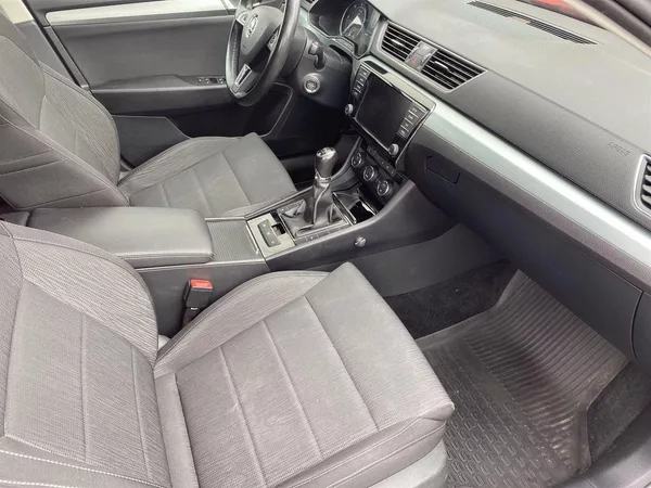 Škoda Superb Combi 2.0 TDI Ambition - foto 9