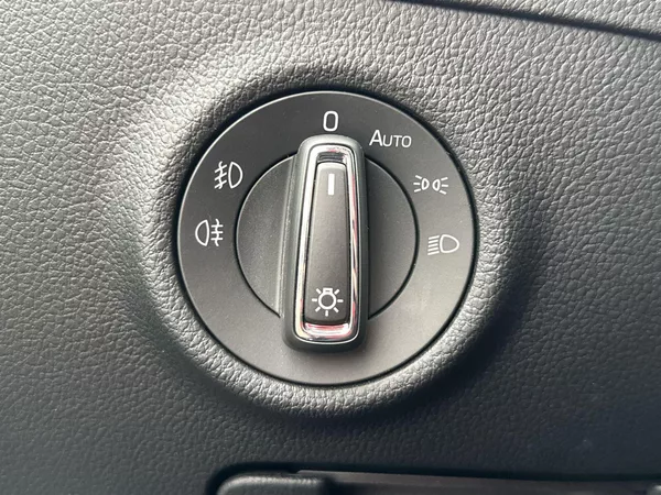 Škoda Superb Combi 2.0 TDI DSG Ambition - foto 18