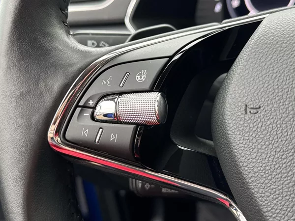 Škoda Superb Combi 2.0 TDI DSG Ambition - foto 20