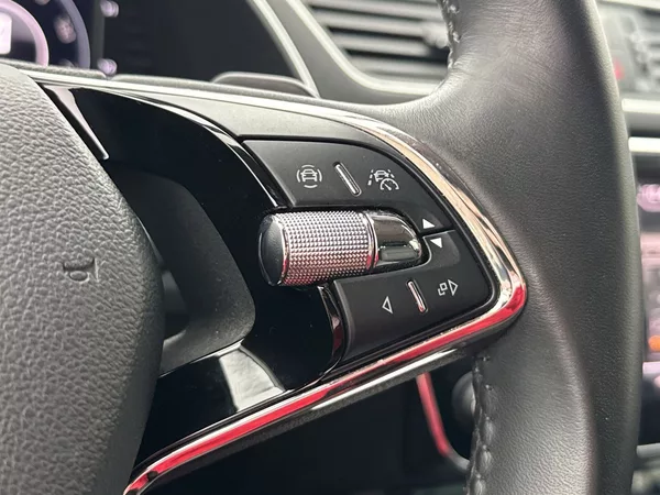 Škoda Superb Combi 2.0 TDI DSG Ambition - foto 21