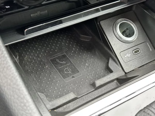 Škoda Superb Combi 2.0 TDI DSG Ambition - foto 24