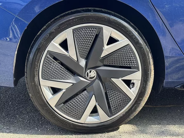 Škoda Superb Combi 2.0 TDI 4x4 DSG Sportlin - foto 30
