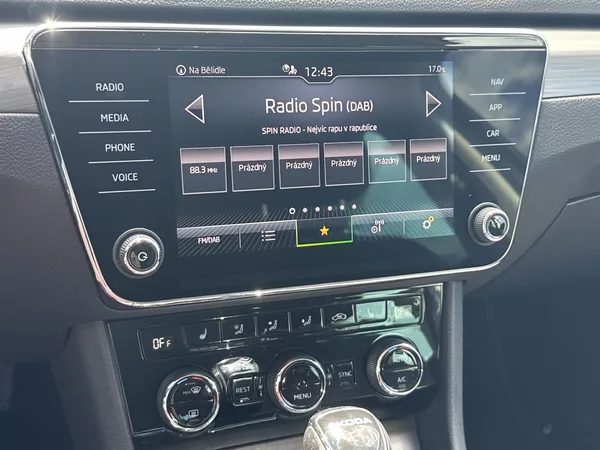 Škoda Superb Combi 2.0 TDI DSG Style - foto 19
