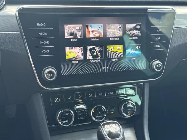 Škoda Superb Combi 2.0 TDI DSG Style - foto 22
