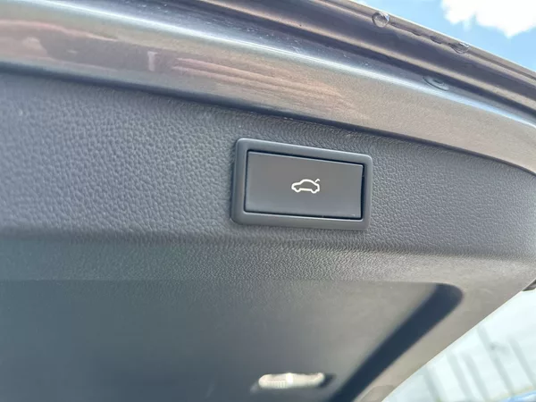Škoda Superb Combi 2.0 TDI DSG Style - foto 28