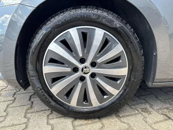 Škoda Superb Combi 2.0 TDI DSG Style - foto 30