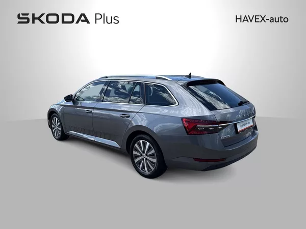Škoda Superb Combi 2.0 TDI DSG Style - foto 32