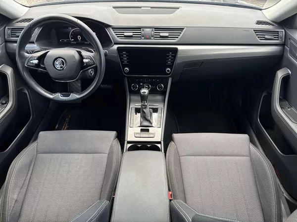 Škoda Superb Combi 2.0 TDI DSG Style - foto 5