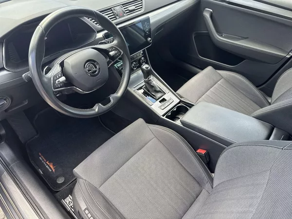 Škoda Superb Combi 2.0 TDI DSG Style - foto 7