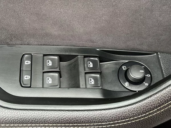 Škoda Superb Combi 2.0 TDI DSG Sportline - foto 11