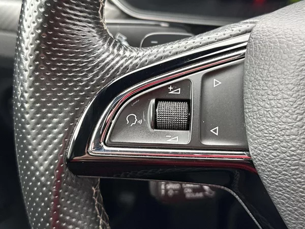 Škoda Superb Combi 2.0 TDI DSG Sportline - foto 15