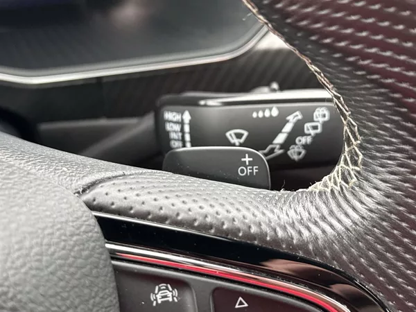 Škoda Superb Combi 2.0 TDI DSG Sportline - foto 17