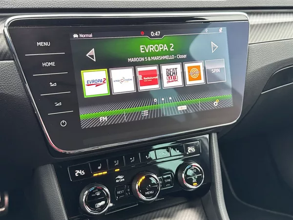 Škoda Superb Combi 2.0 TDI DSG Sportline - foto 22