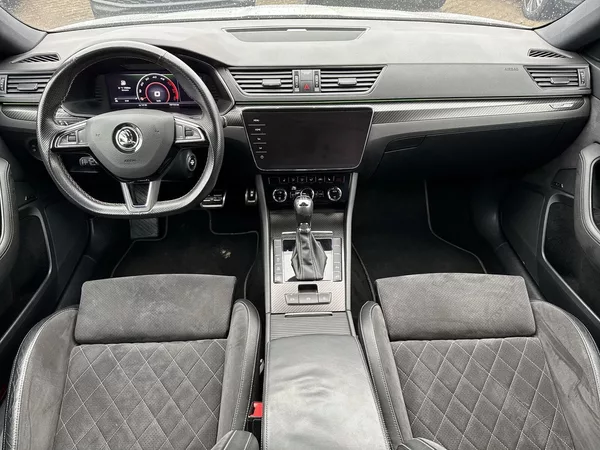 Škoda Superb Combi 2.0 TDI DSG Sportline - foto 5