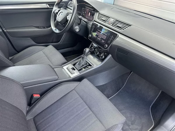 Škoda Superb Combi 2.0 TDI DSG Style - foto 10