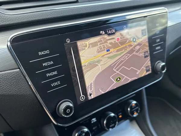Škoda Superb Combi 2.0 TDI DSG Style - foto 12