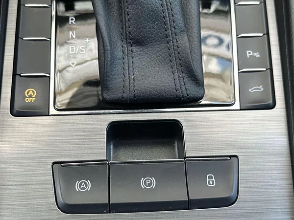 Škoda Superb Combi 2.0 TDI DSG Style - foto 24