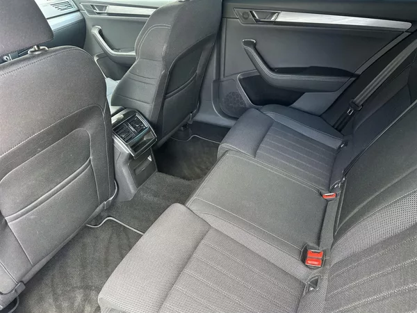 Škoda Superb Combi 2.0 TDI DSG Style - foto 9