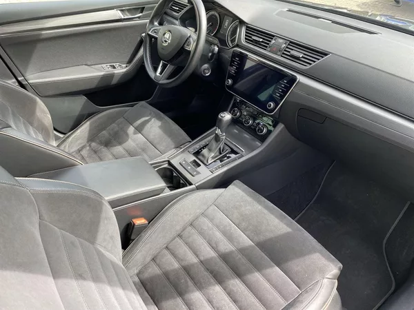 Škoda Superb Combi 2.0 TDI 4x4 DSG Scout - foto 10