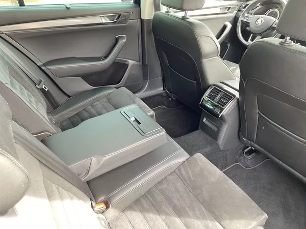Škoda Superb Combi 2.0 TDI 4x4 DSG Scout - foto 11
