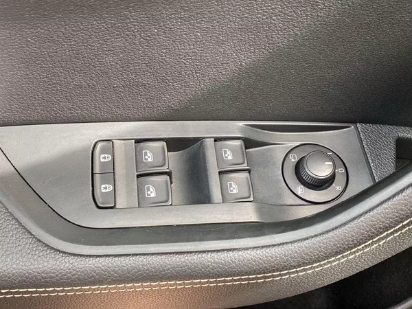 Škoda Superb Combi 2.0 TDI 4x4 DSG Scout - foto 12