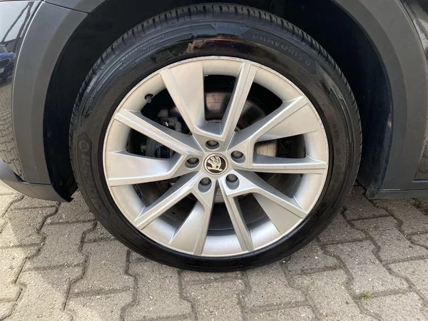Škoda Superb Combi 2.0 TDI 4x4 DSG Scout - foto 31