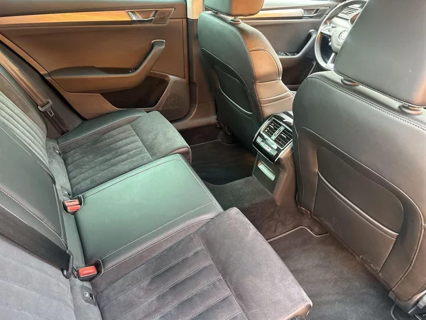 Škoda Superb 2.0 TDI 4x4 DSG Style + - foto 10