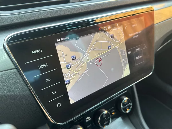 Škoda Superb 2.0 TDI 4x4 DSG Style + - foto 13