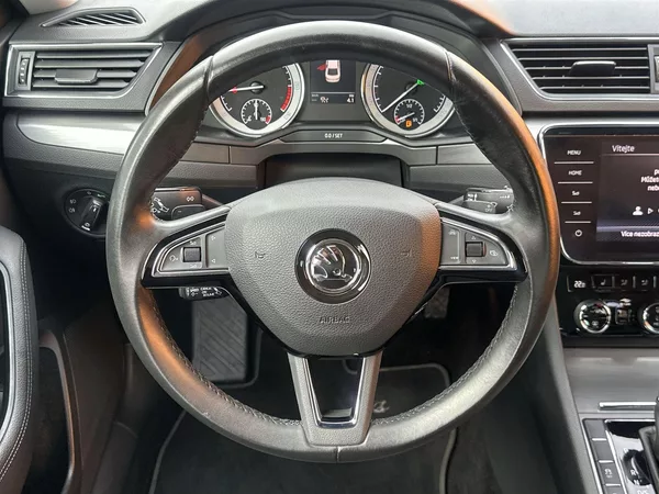 Škoda Superb 2.0 TDI 4x4 DSG Style + - foto 19
