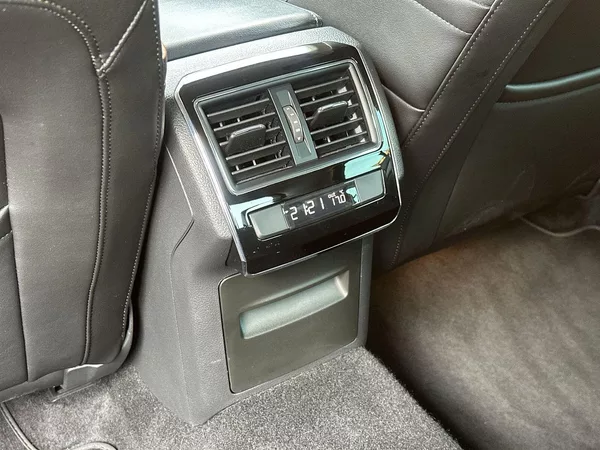 Škoda Superb 2.0 TDI 4x4 DSG Style + - foto 26