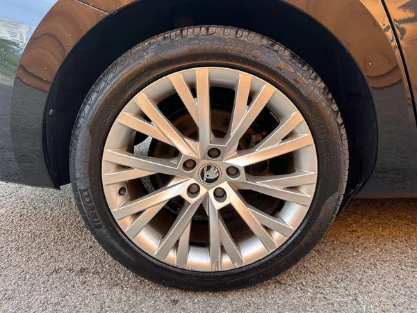 Škoda Superb 2.0 TDI 4x4 DSG Style + - foto 29