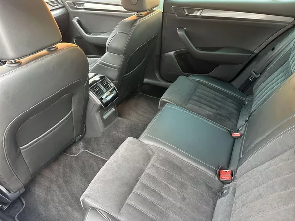 Škoda Superb 2.0 TDI 4x4 DSG Style + - foto 8