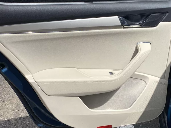 Škoda Superb 2.0 TSI DSG L&K - foto 30