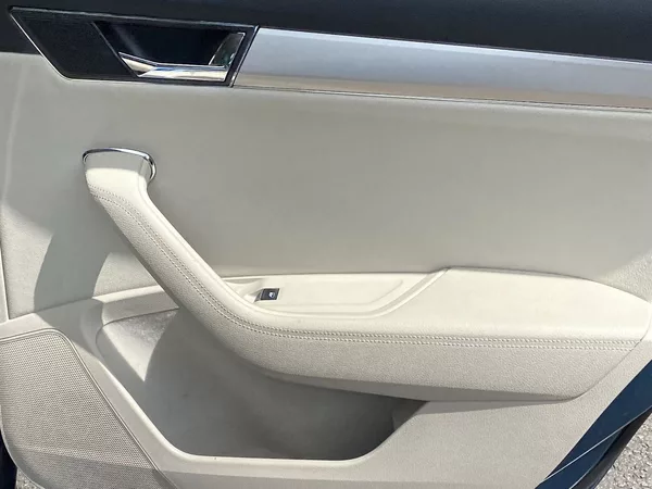 Škoda Superb 2.0 TSI DSG L&K - foto 32