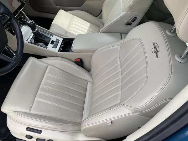 Škoda Superb 2.0 TSI DSG L&K - foto 6