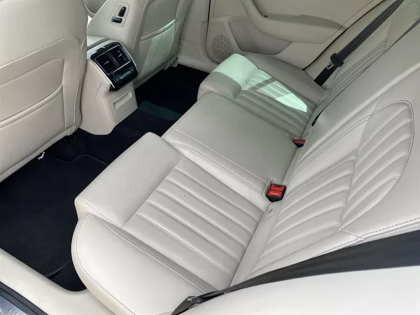 Škoda Superb 2.0 TSI DSG L&K - foto 7