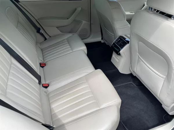 Škoda Superb 2.0 TSI DSG L&K - foto 9
