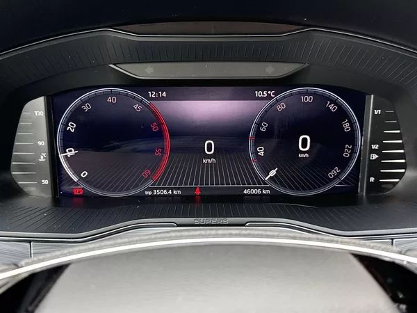 Škoda Superb 2.0 TDI Ambition - foto 11
